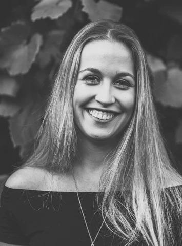 Isabel Manns – Contemporary Fashion meets Sustainability | The Clothing Lounge