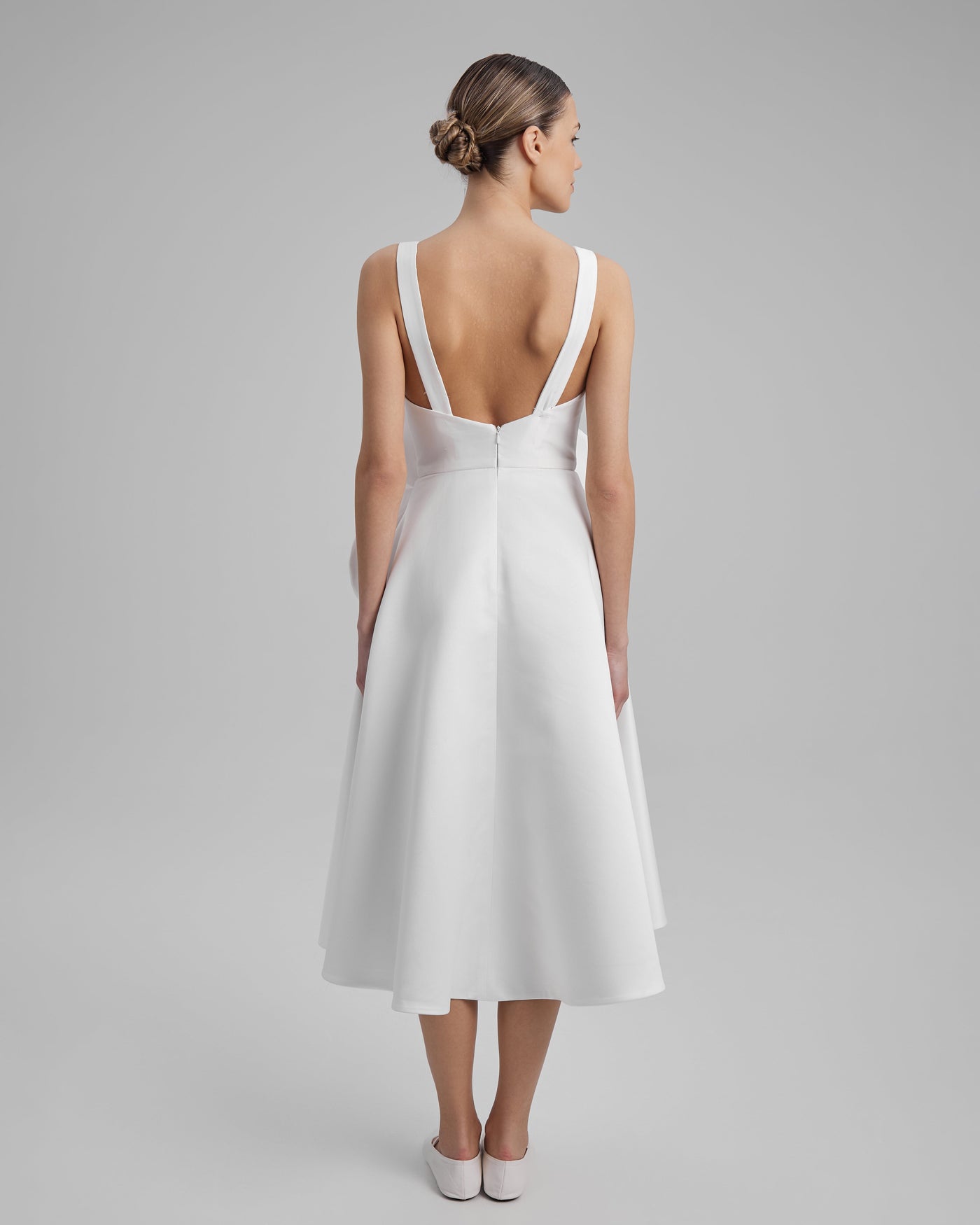CORA DRESS + FLOWER | V neck midi in white