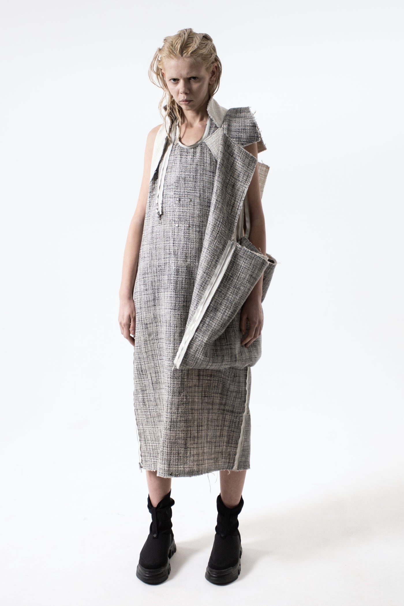 DUALITY 10 -way transforming piece: coat / jumpsuit / vest / dress / 4 bags