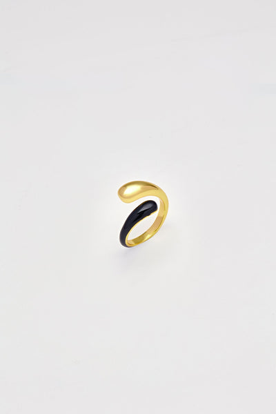 Overlap Round  Black Enamel Gold  Ring