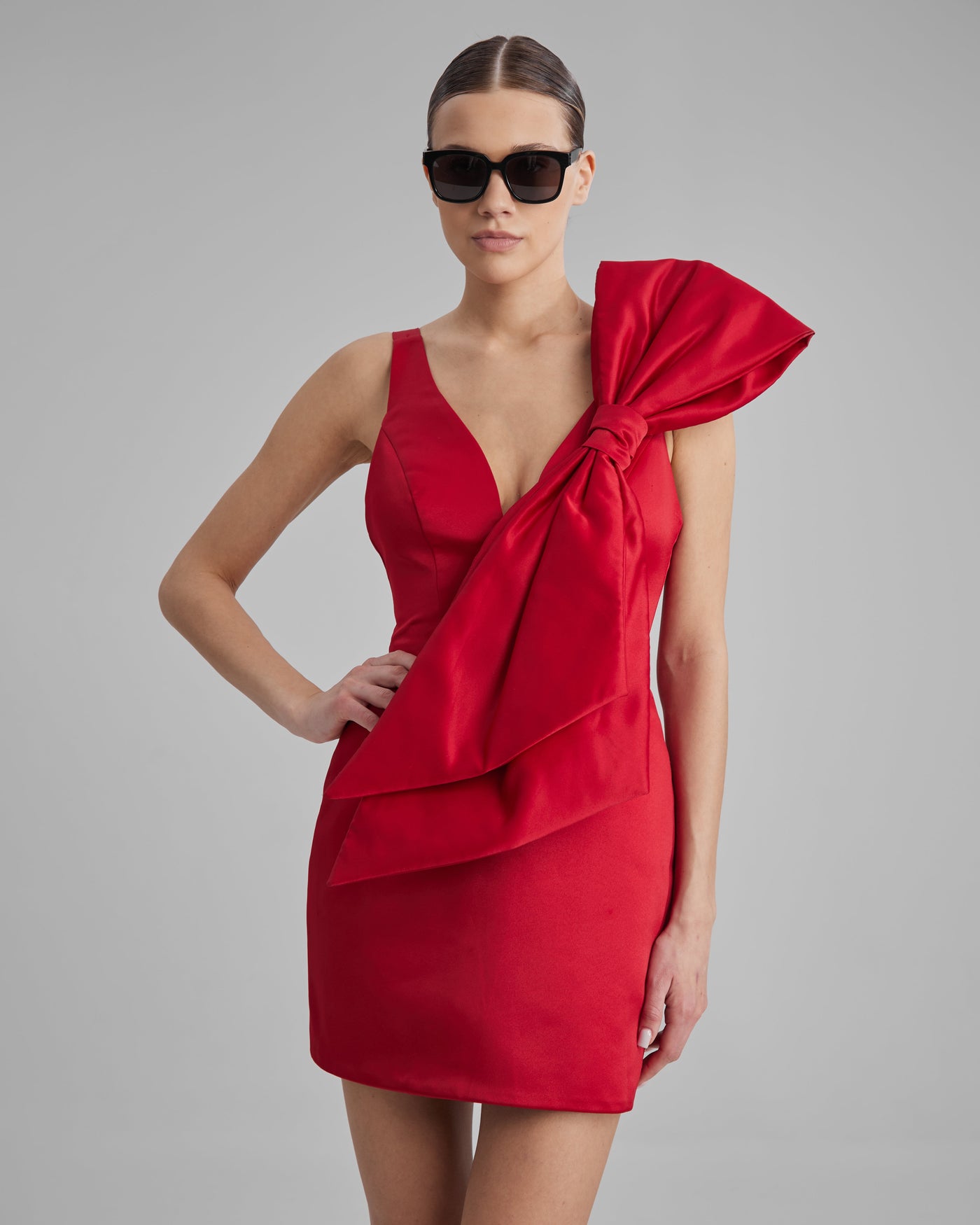 SKY DRESS + SIDE BOW | V neck mini in red