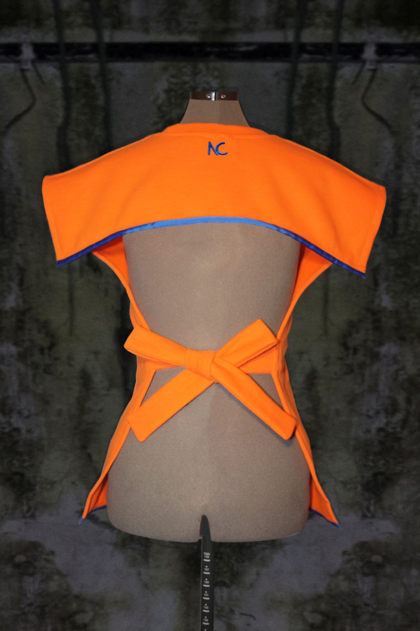 ORANGE OPEN BACK JUMPER PULLOVER WITHOUT SLEEVES - Noah Christian 