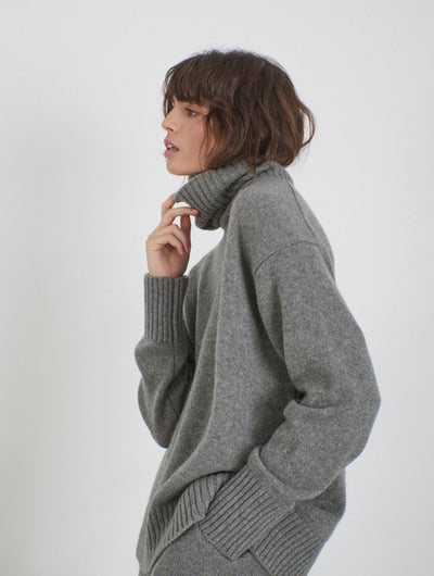 Cashmere knitted turtleneck sweater