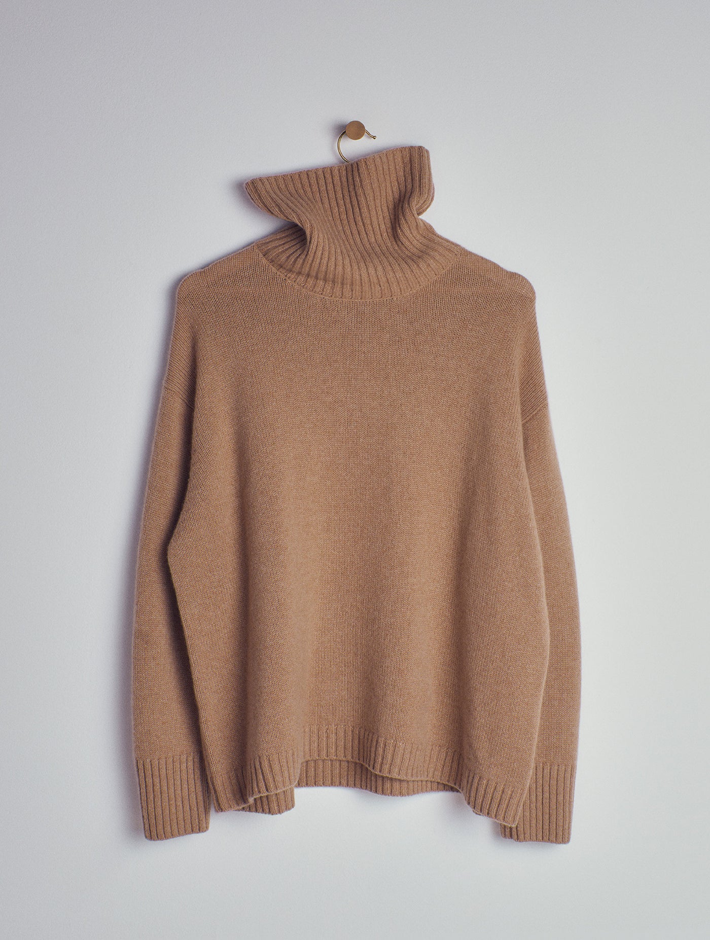 ADA Cashmere knitted turtleneck sweater Camel