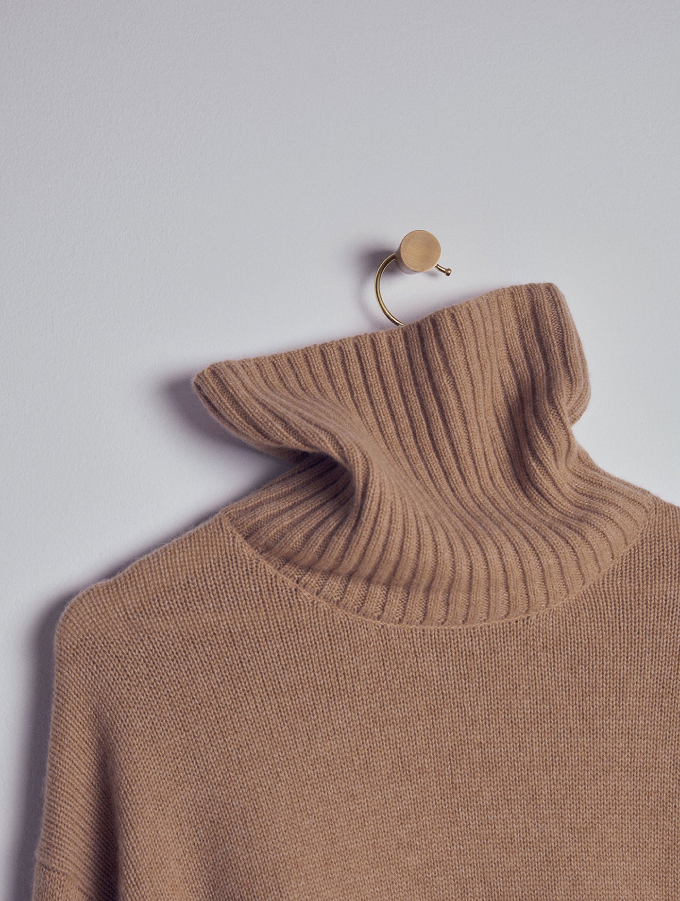ADA Cashmere knitted turtleneck sweater Camel