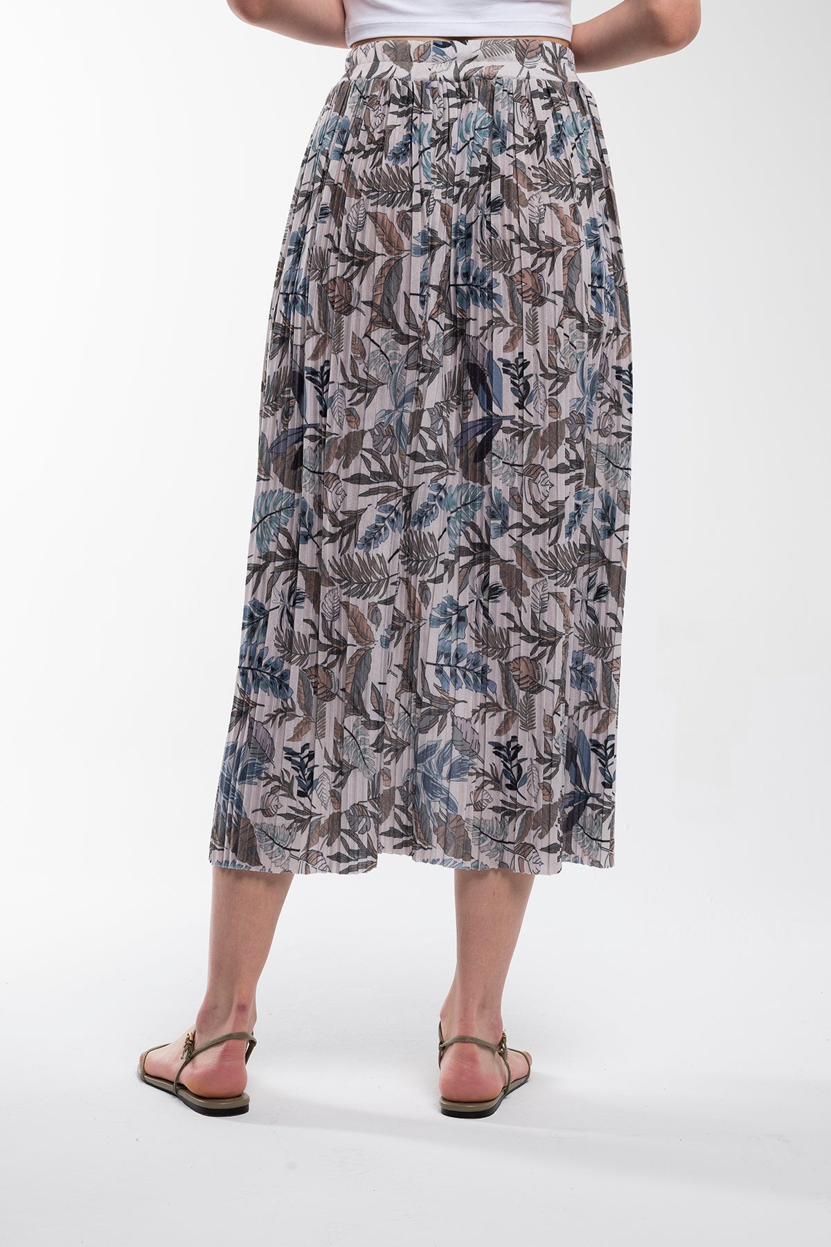 Pleated maxi skirt with floral pattern