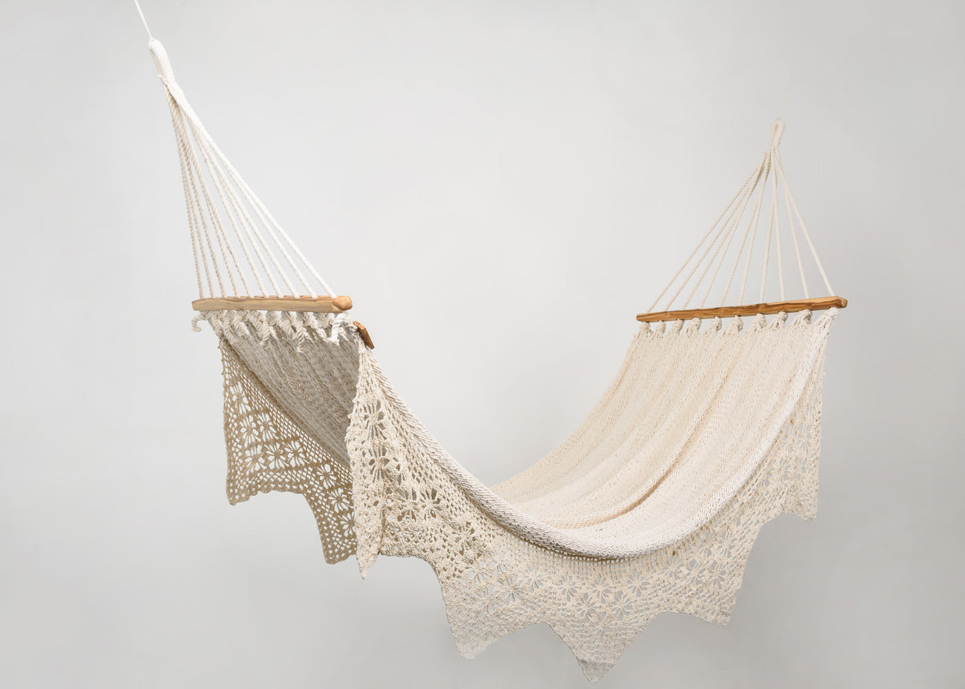 Boho Natural Cotton Hammock with Geometric Fringe (Wooden Bar)