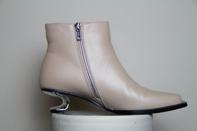 Beige boots