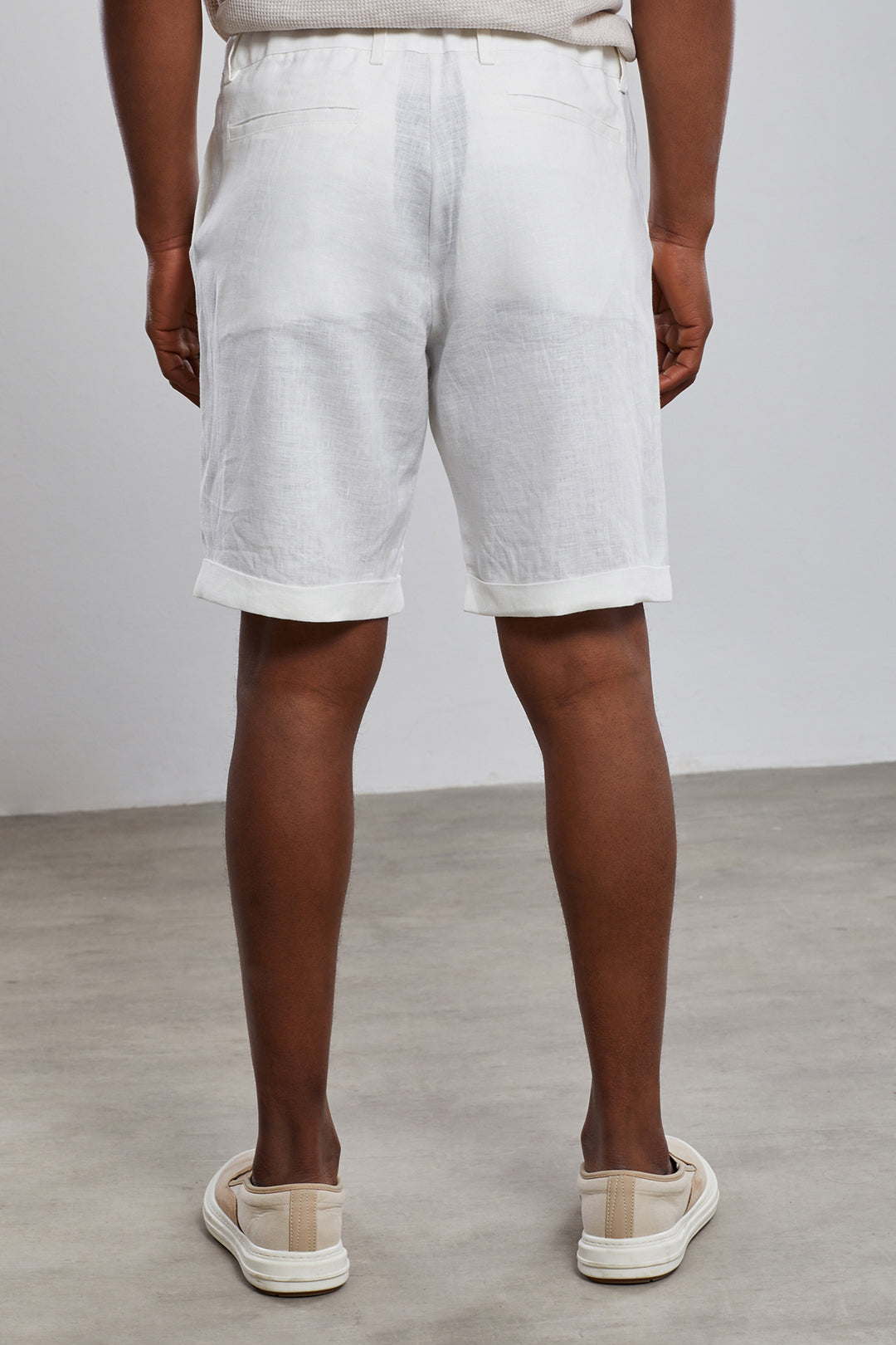 White Deluxe %100 Linen Bermuda Shorts