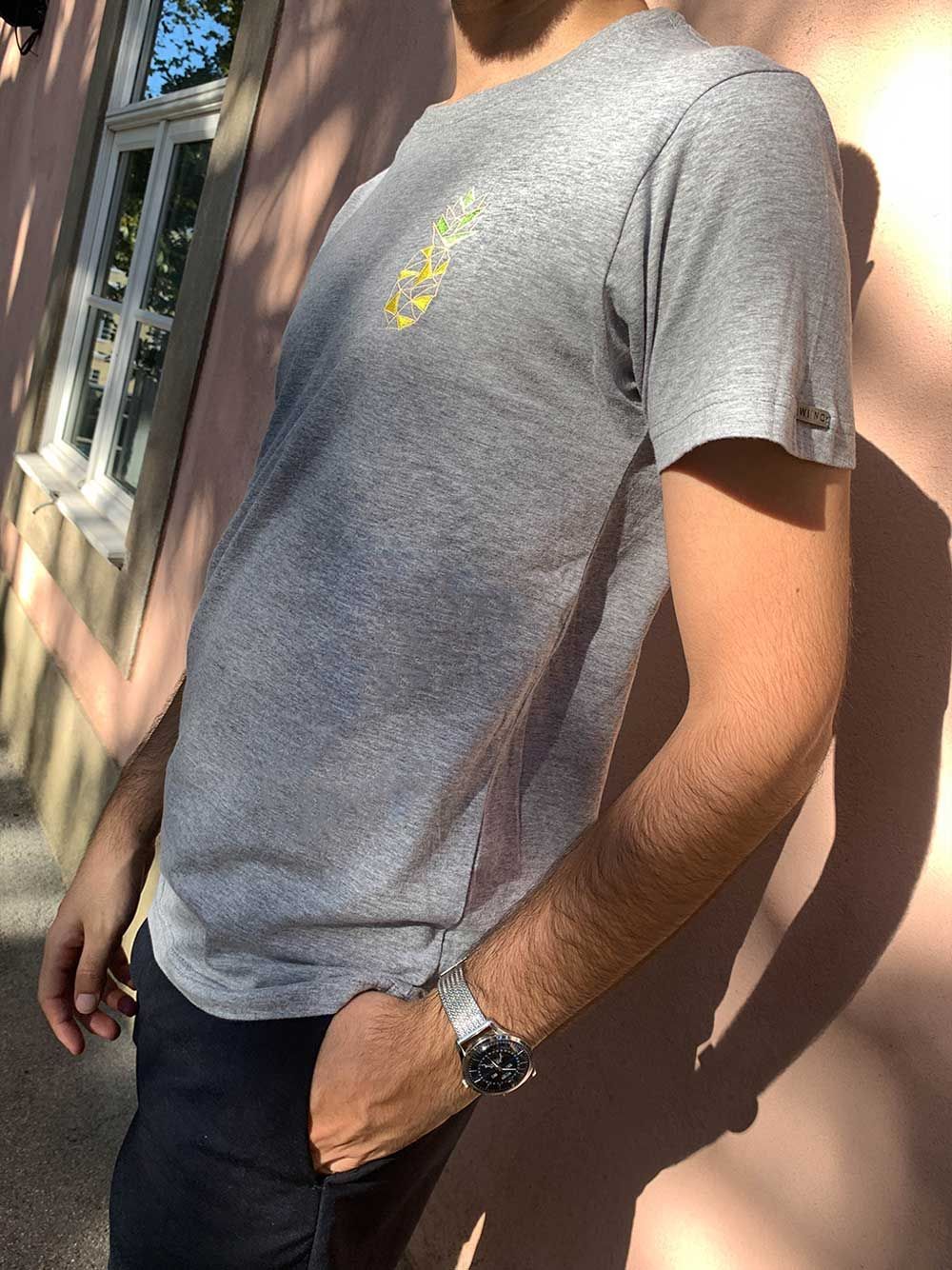 PINEAPPLE T-SHIRT - The Clothing LoungeWIINO