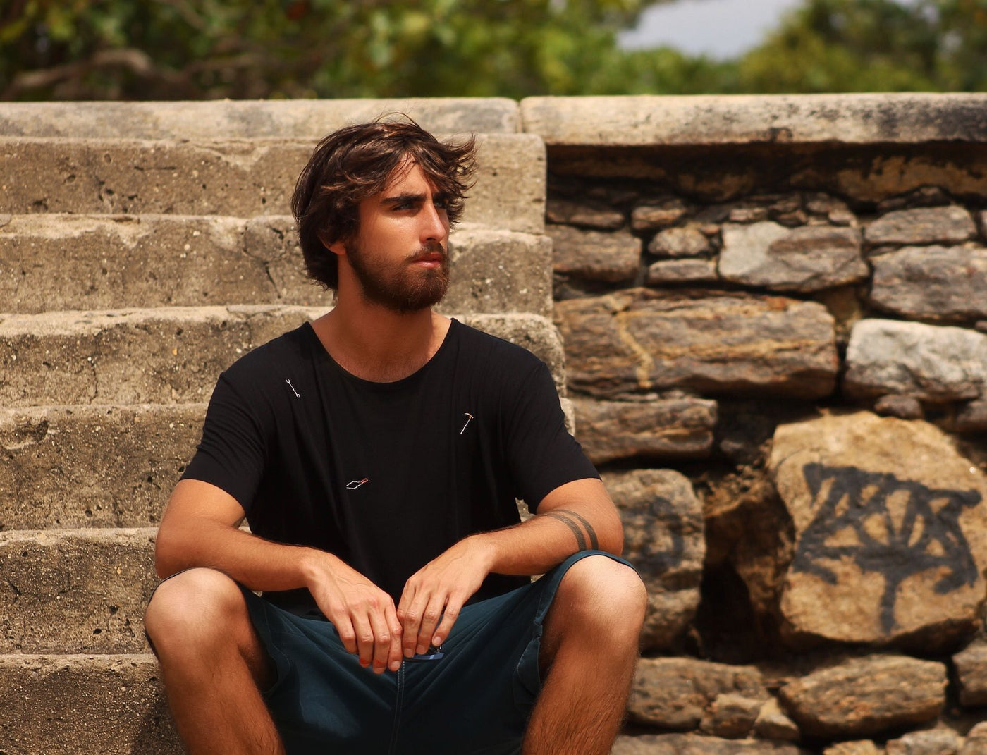 Tools Embroidered T-shirt - The Clothing LoungeWIINO